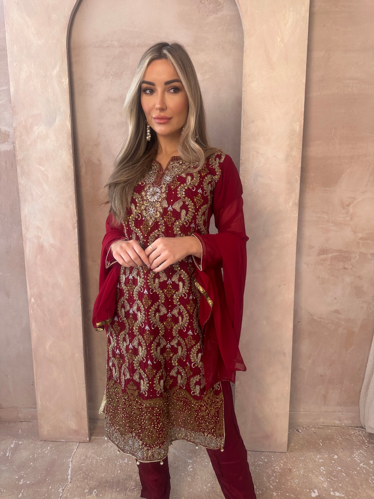 HANA red and gold style
