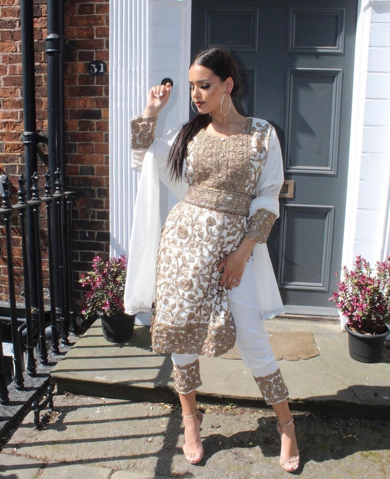 ARIA white and bronze gold style