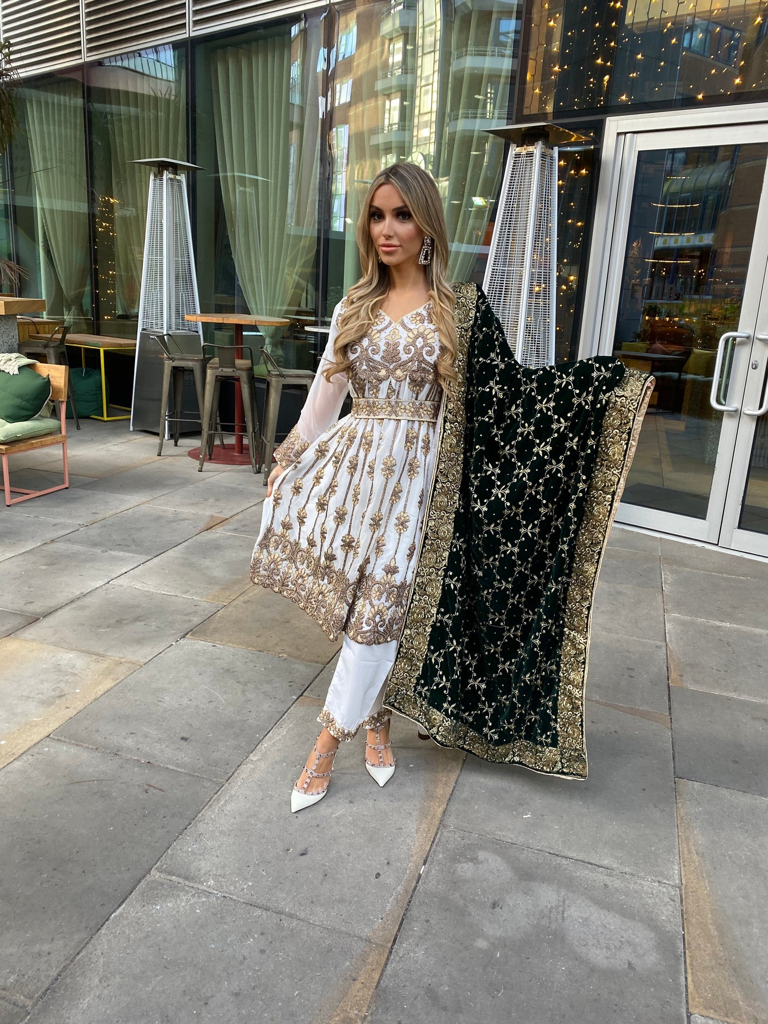 Shawls and dupattas