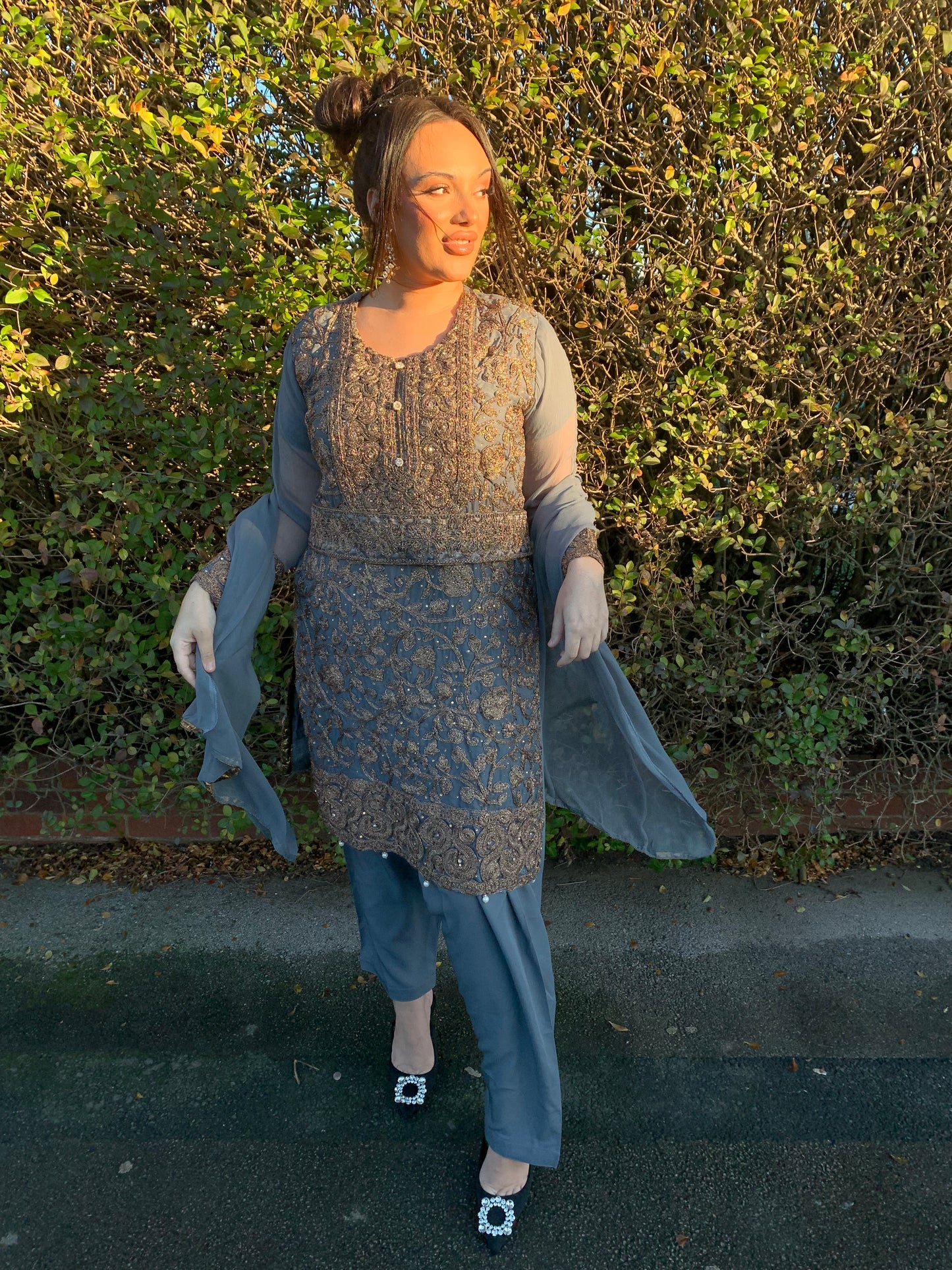 ARIA grey and bronze gold style