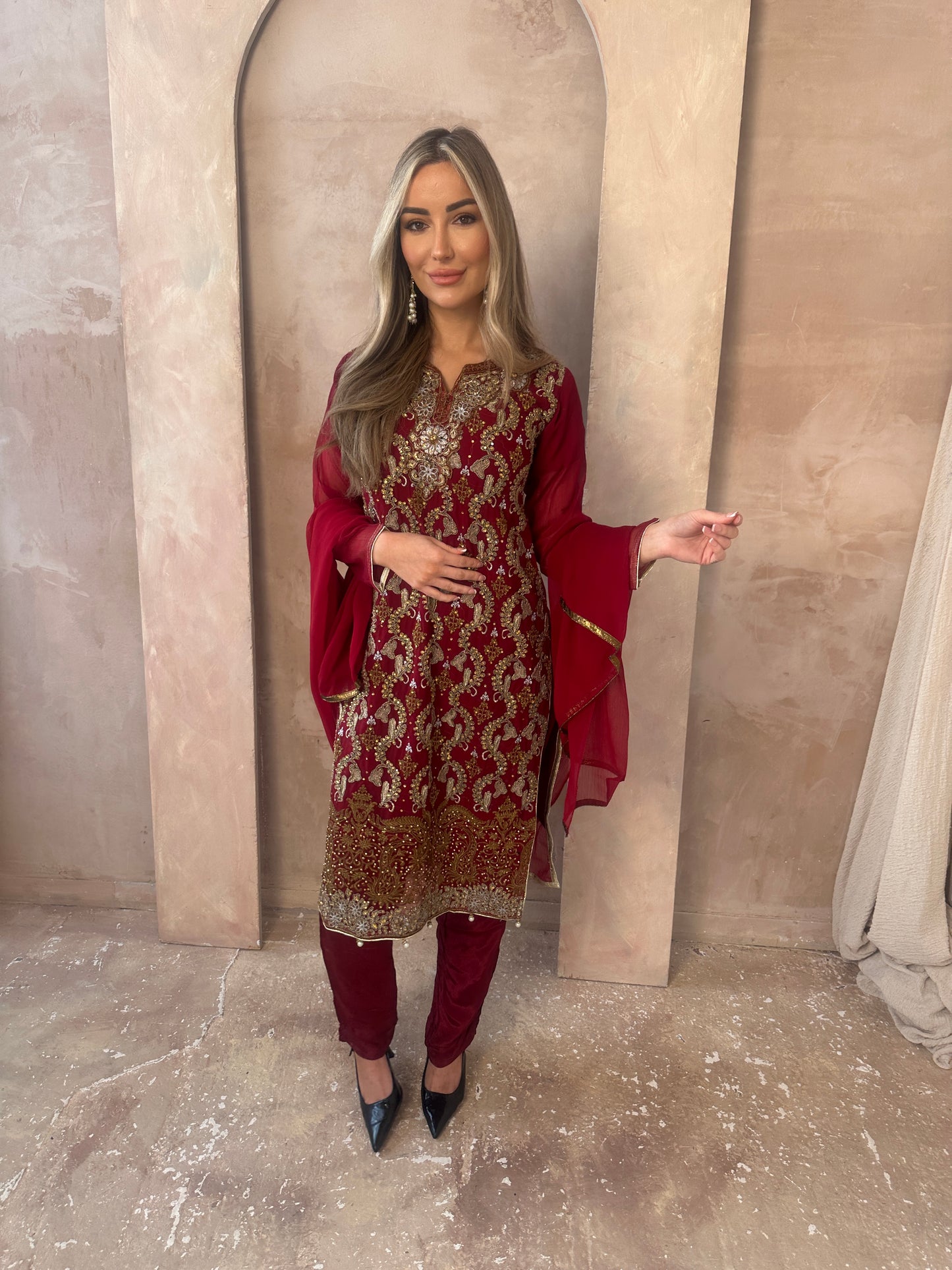 HANA red and gold style