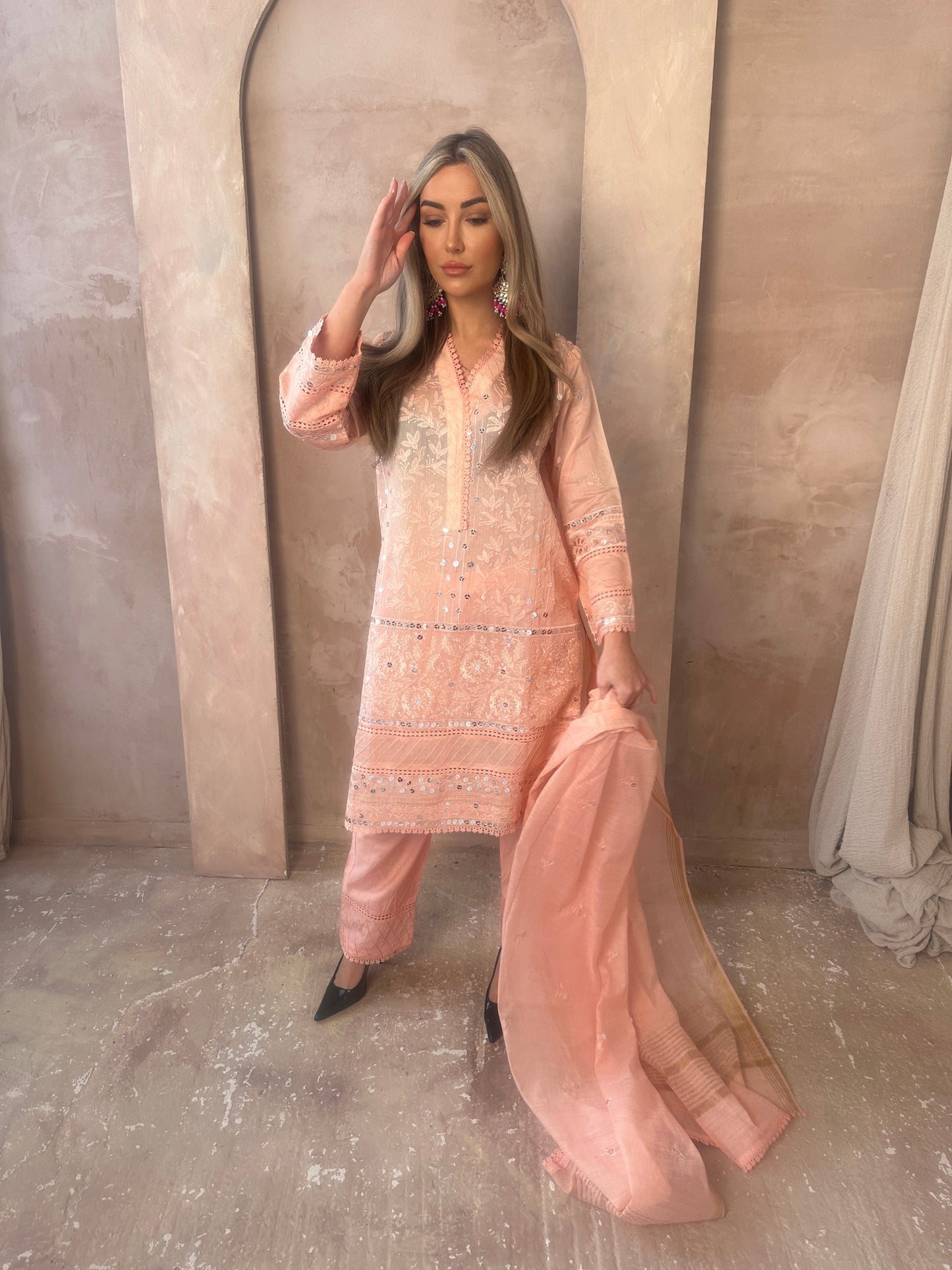 NYRA peach pink style