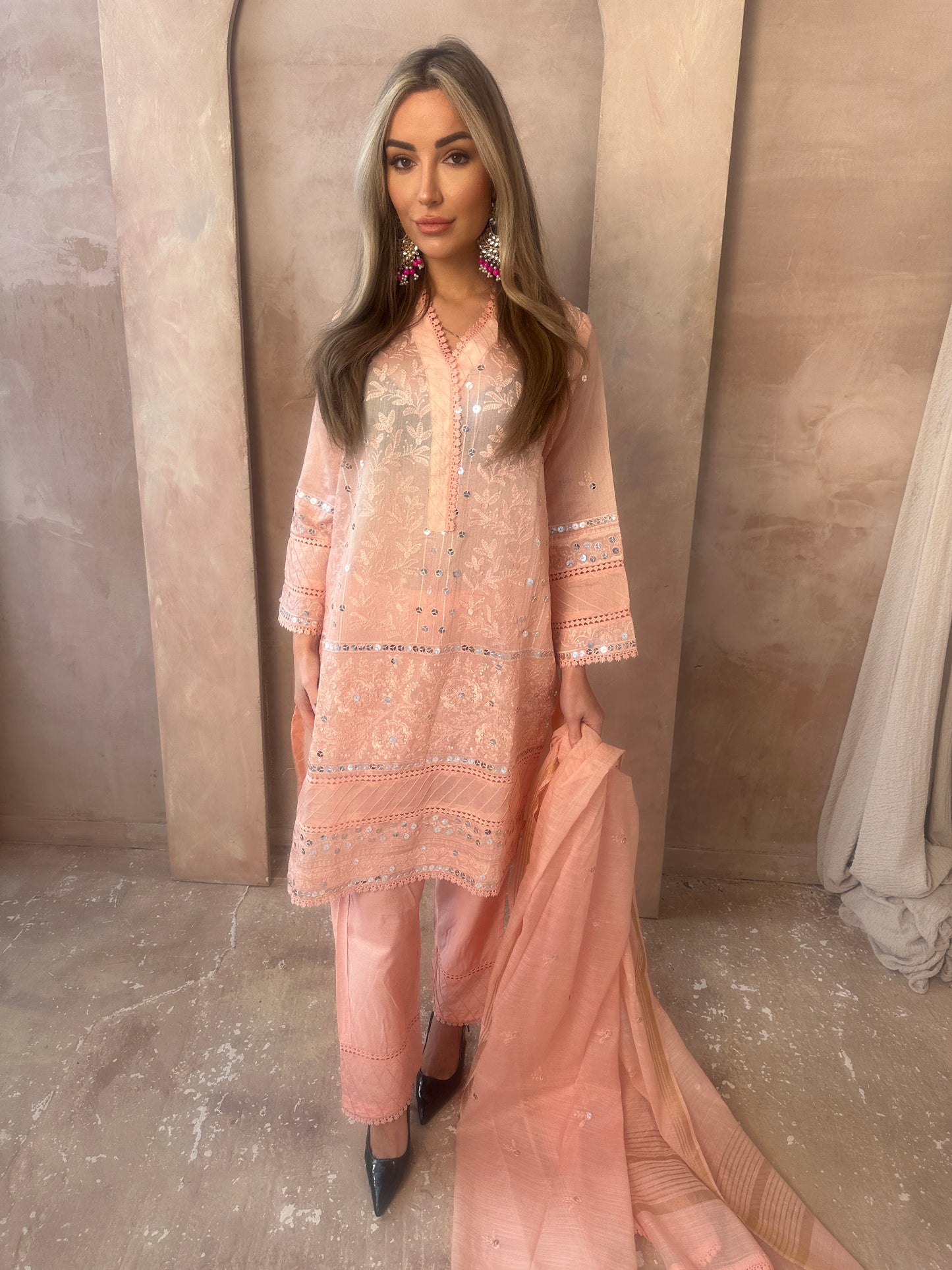 NYRA peach pink style