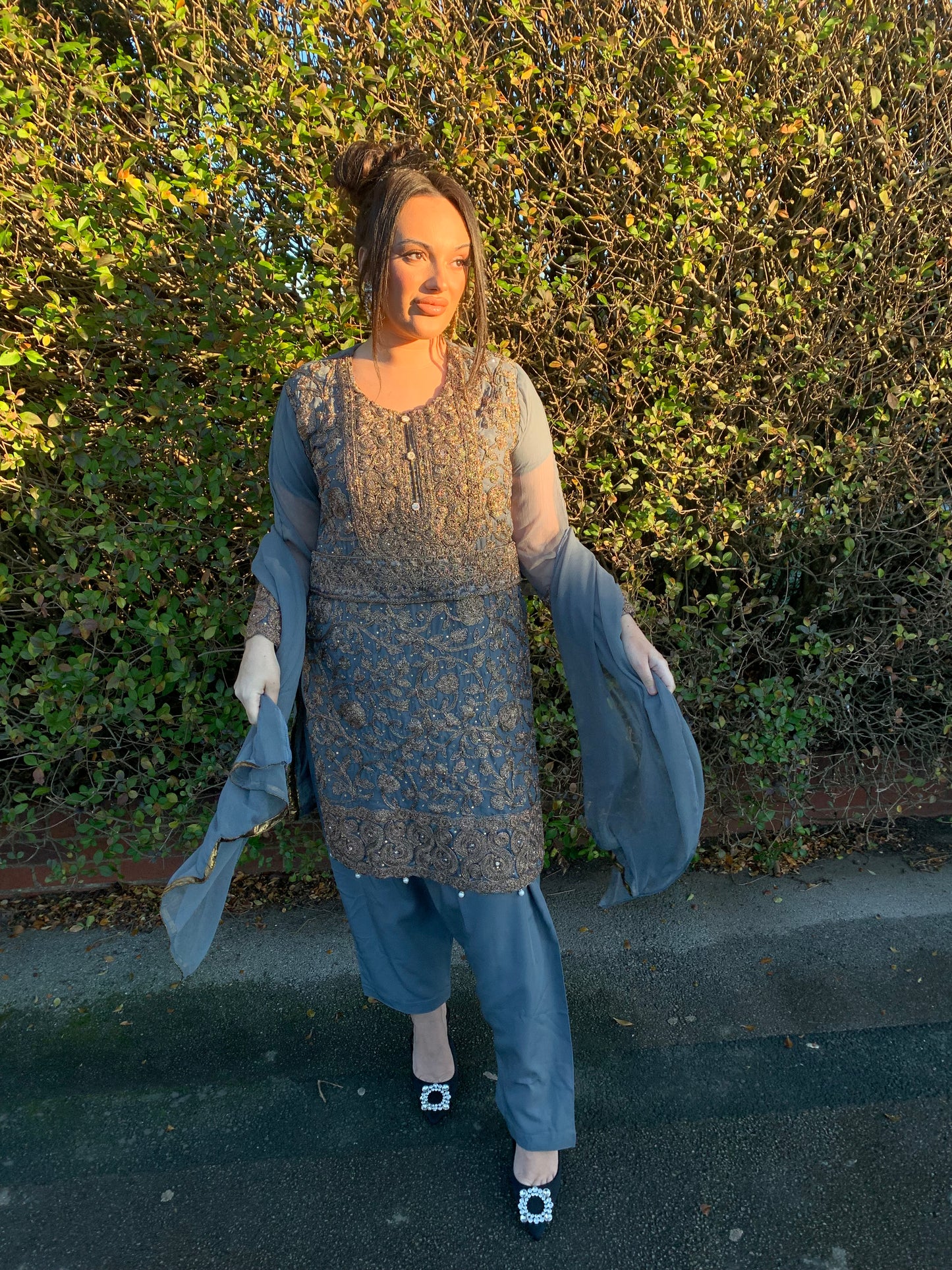 ARIA grey and bronze gold style