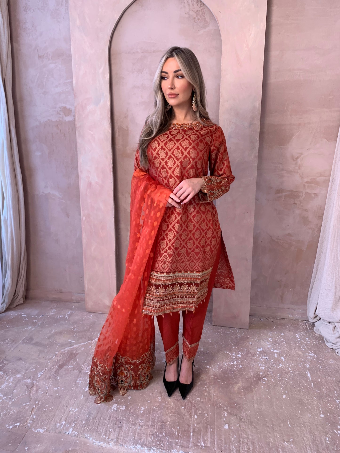 AYESHA WAQAS orange style