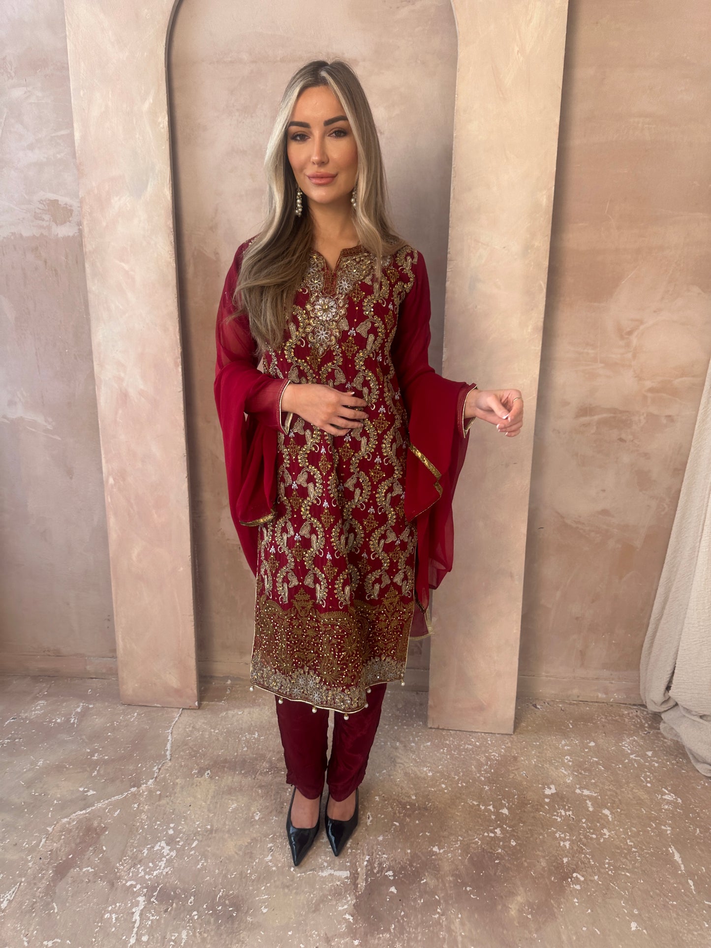 HANA red and gold style