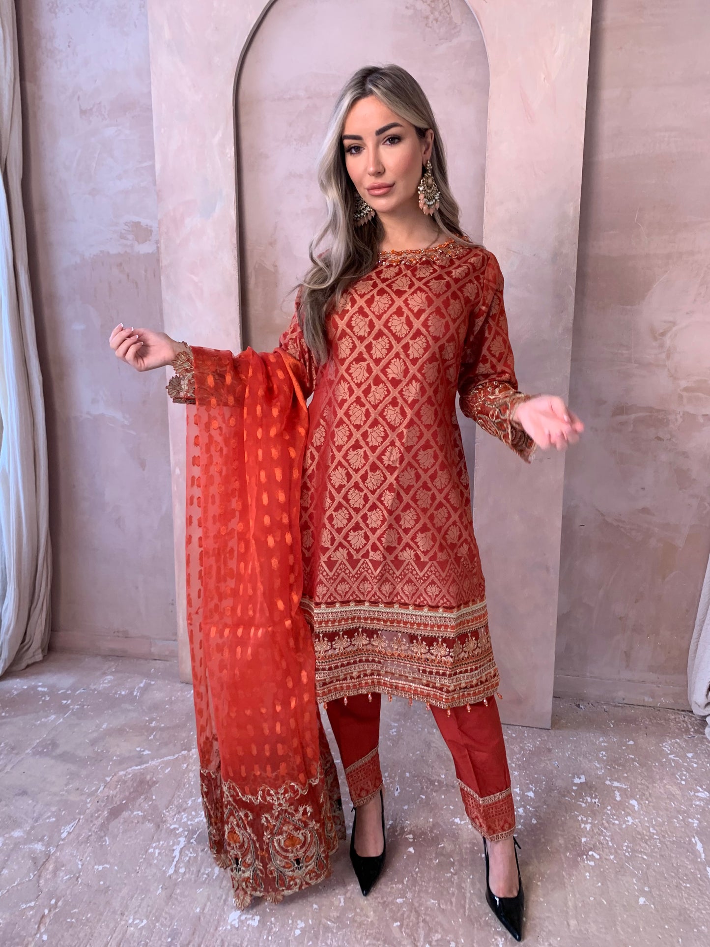 AYESHA WAQAS orange style