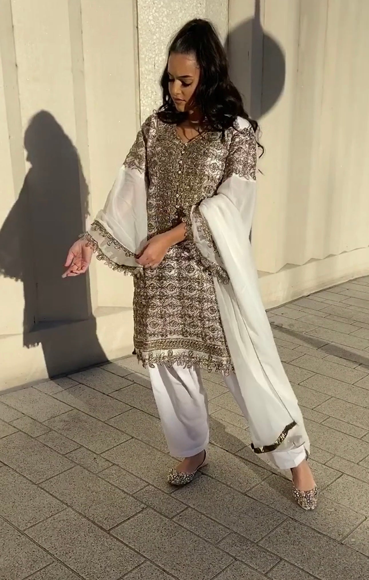 JAMILA white and gold style