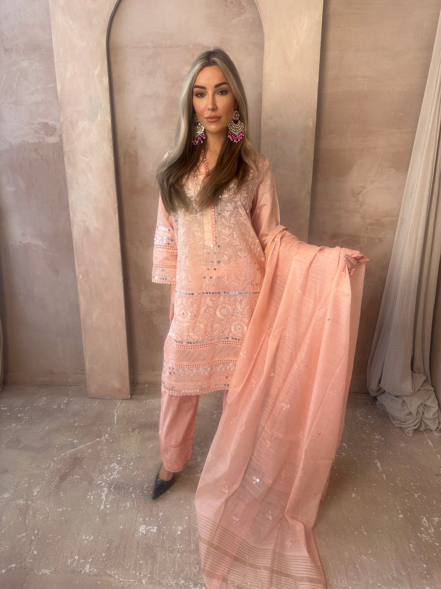 NYRA peach pink style