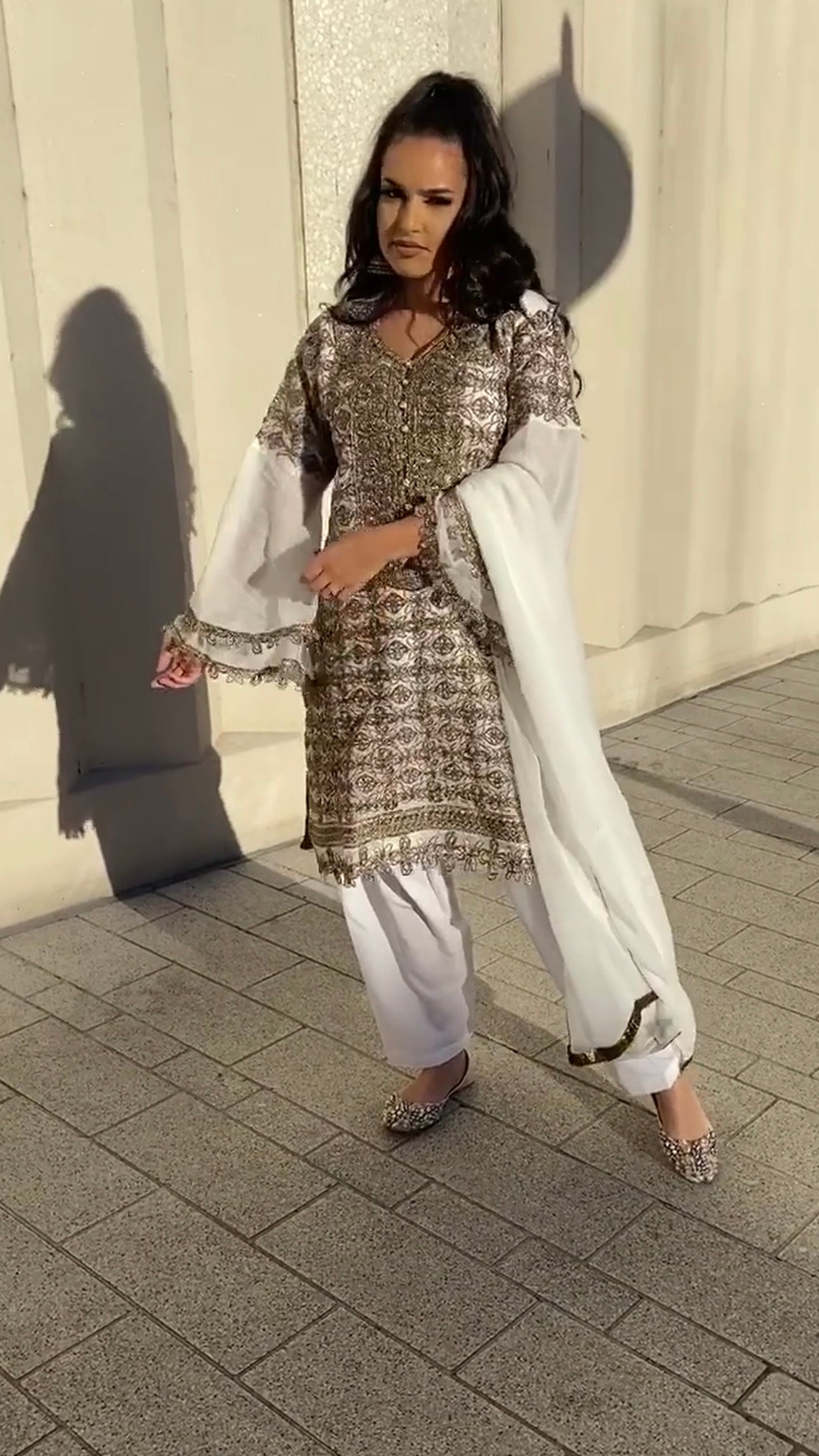 JAMILA white and gold style