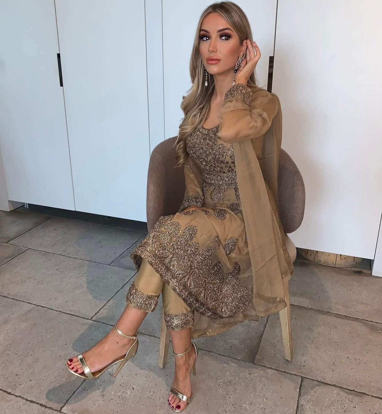 EIRA gold bronze style