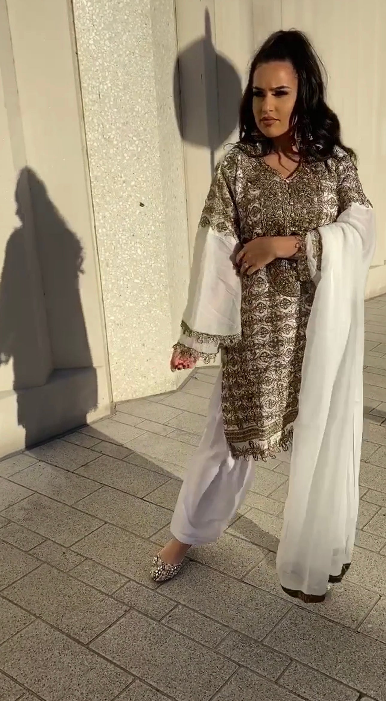 JAMILA white and gold style