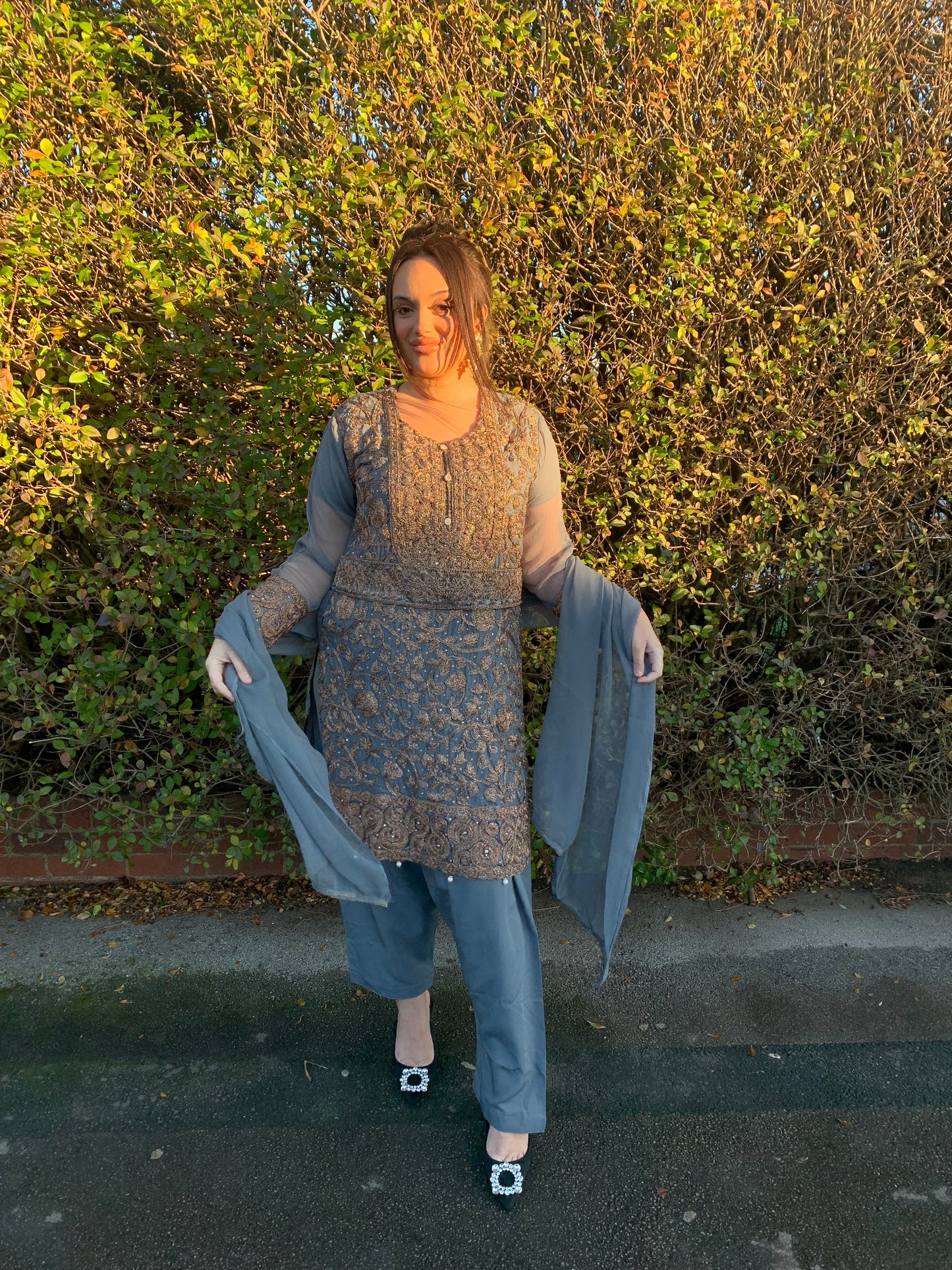 ARIA grey and bronze gold style