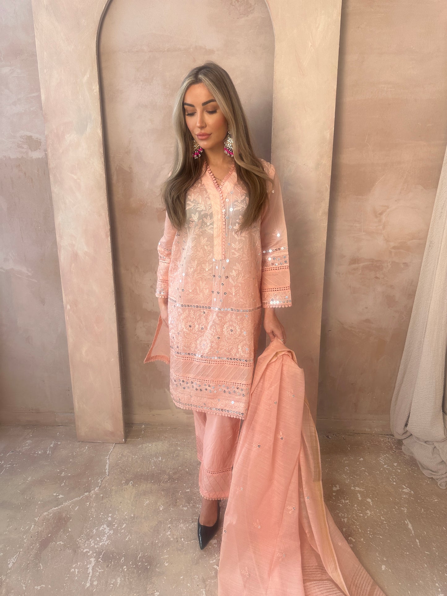 NYRA peach pink style