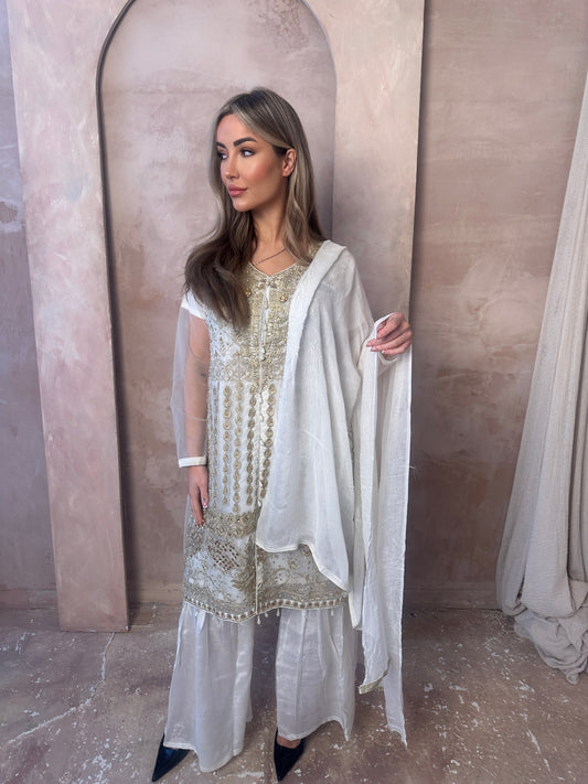 HANA ivory and gold style