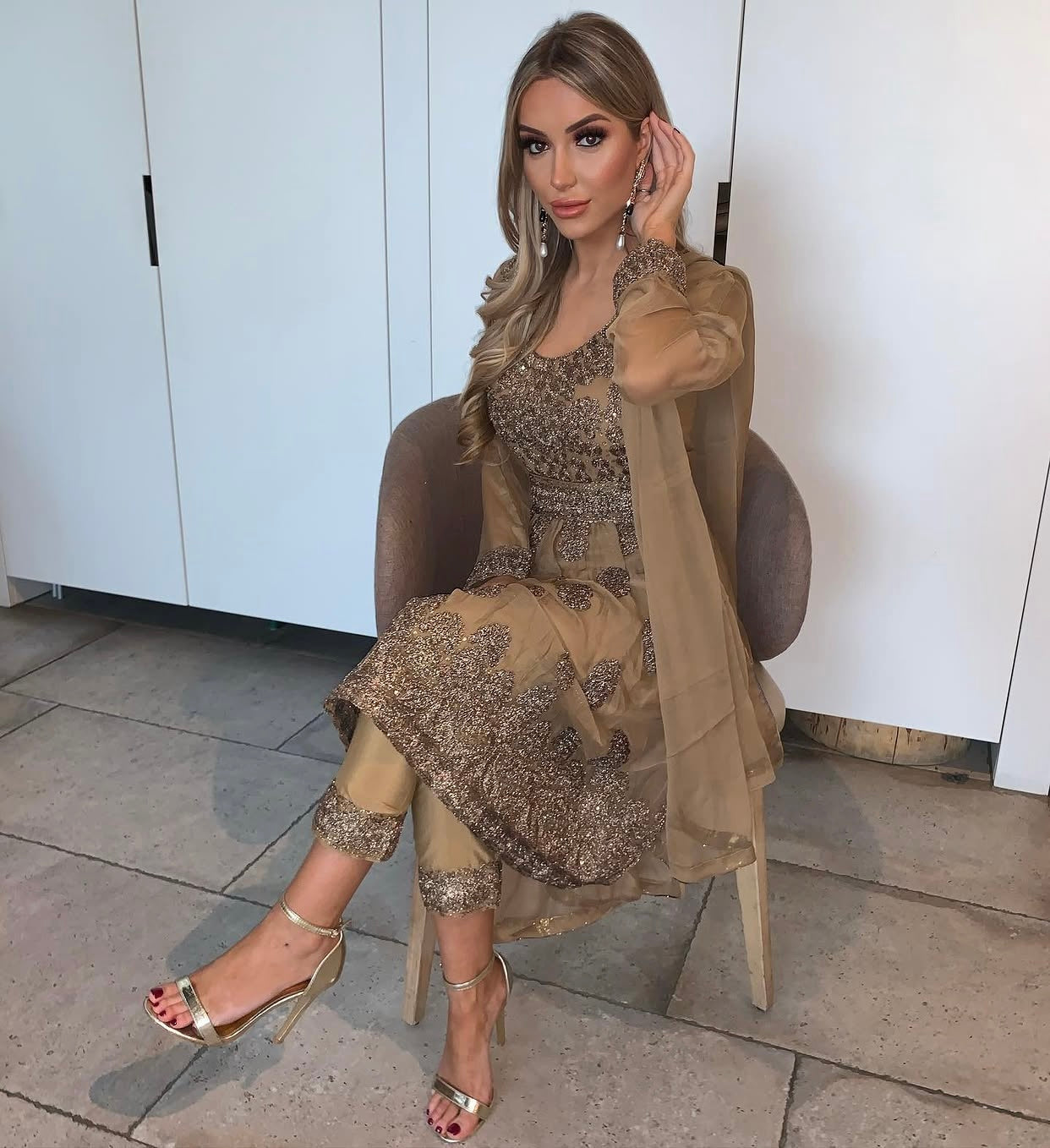 EIRA gold bronze style