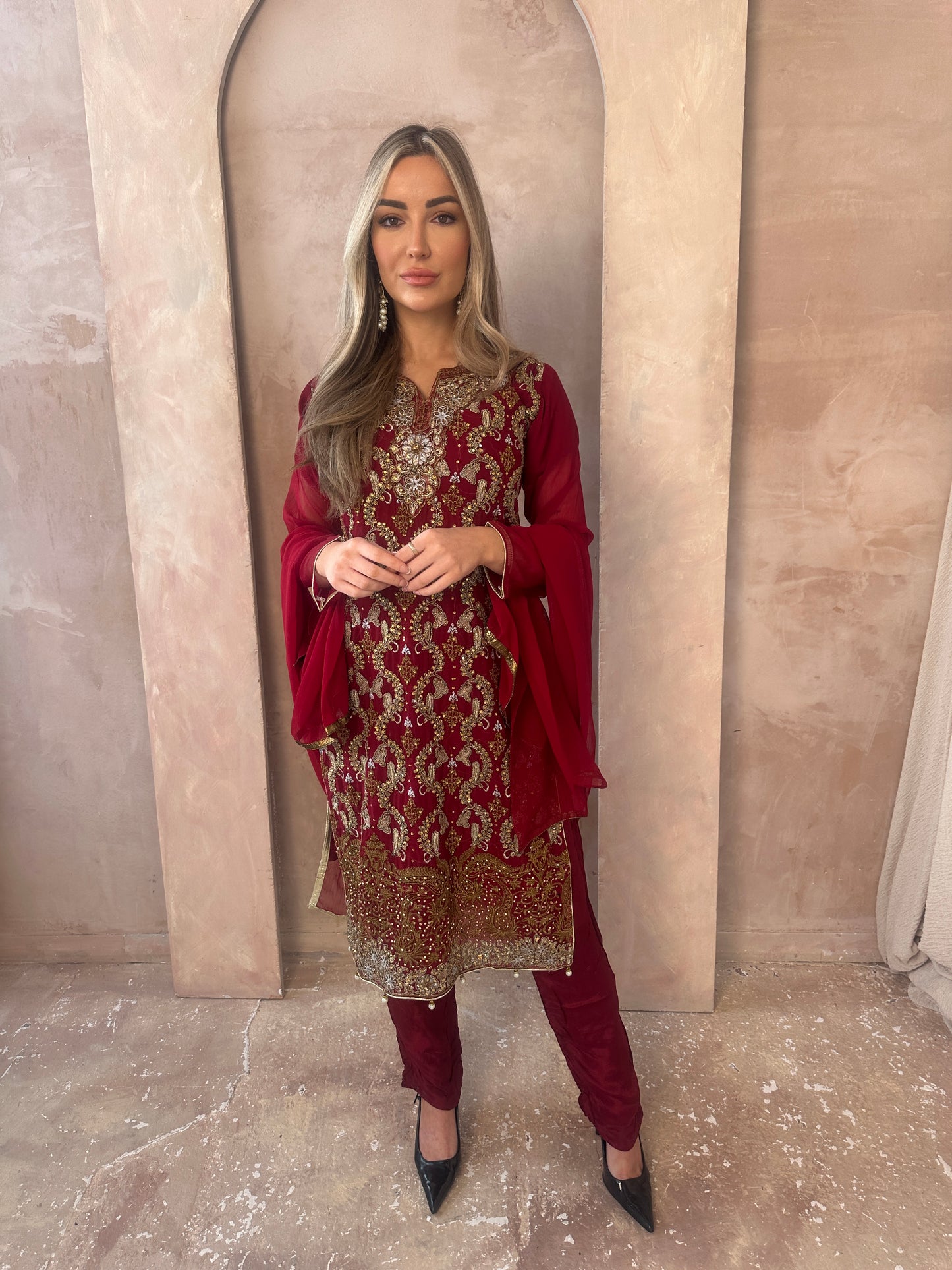HANA red and gold style
