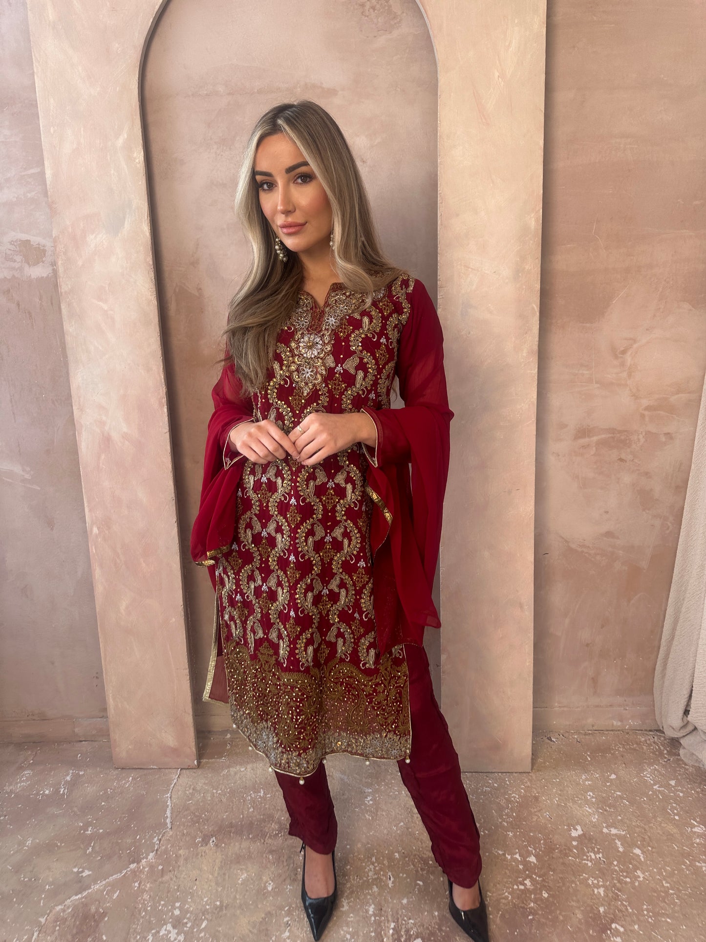 HANA red and gold style
