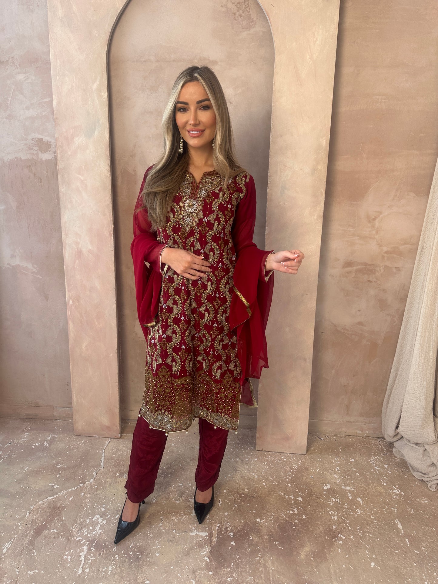 HANA red and gold style