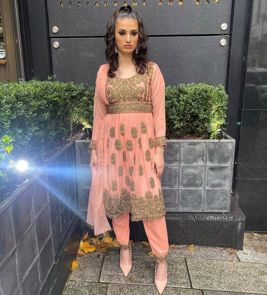 EIRA peach pink style