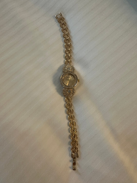 Gold strap watch