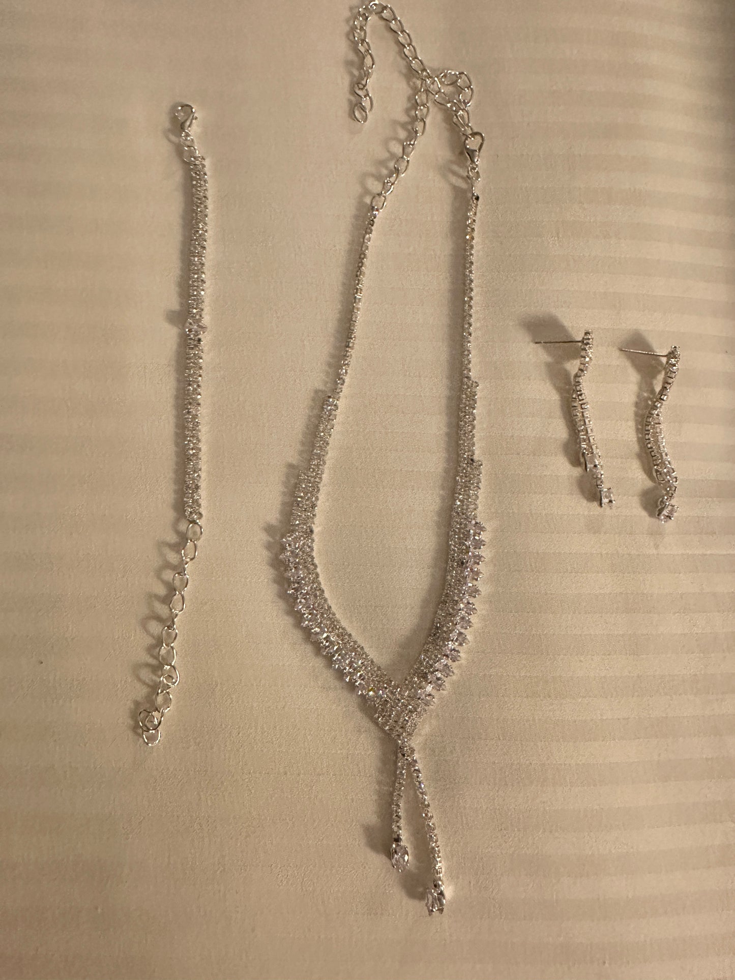 Silver earrings bracelet & necklace set
