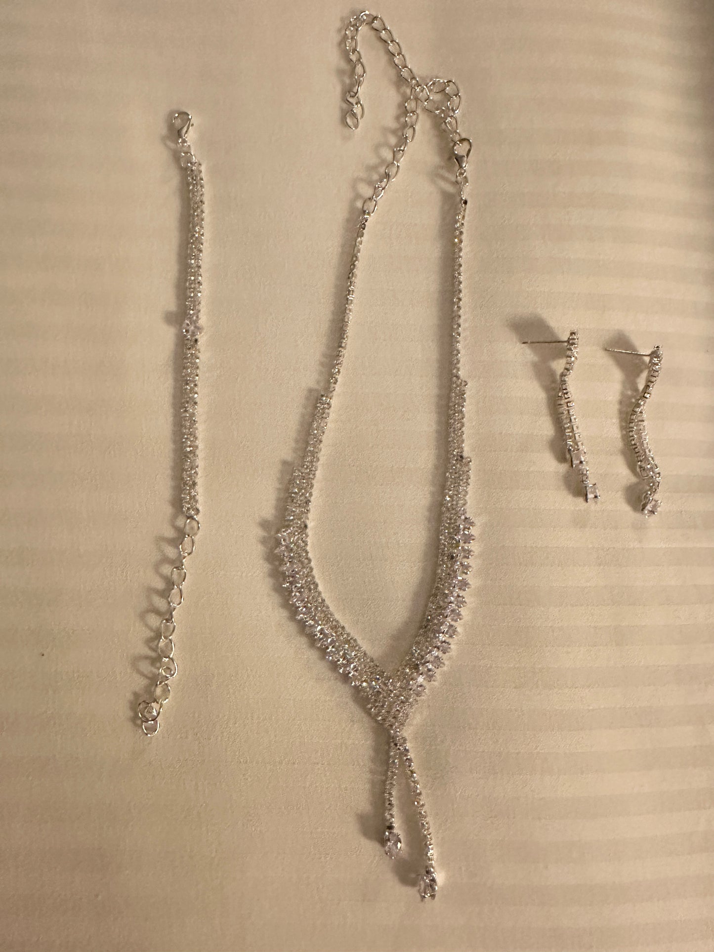 Silver earrings bracelet & necklace set