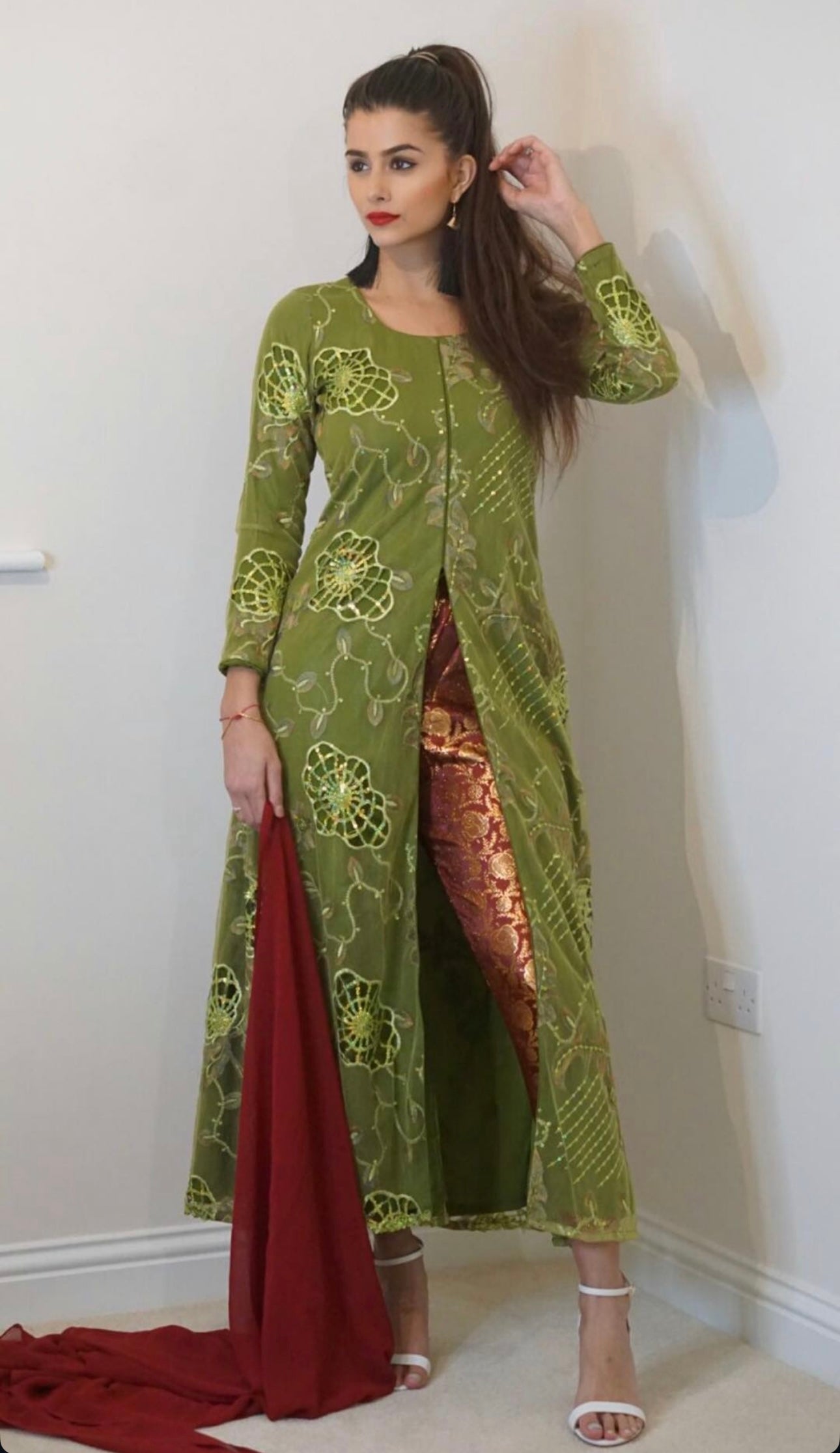 ZENAH green and maroon style