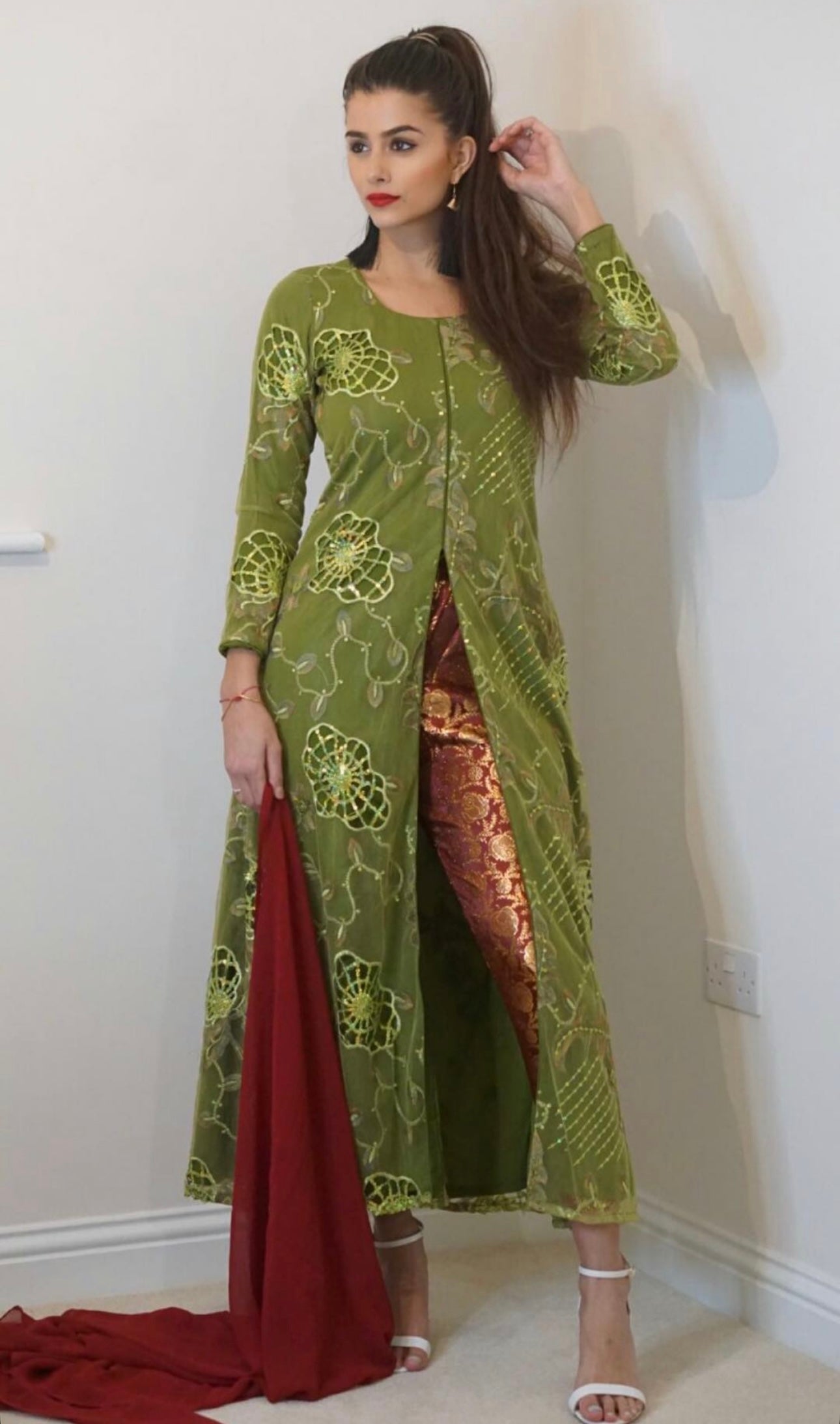 ZENAH green and maroon style